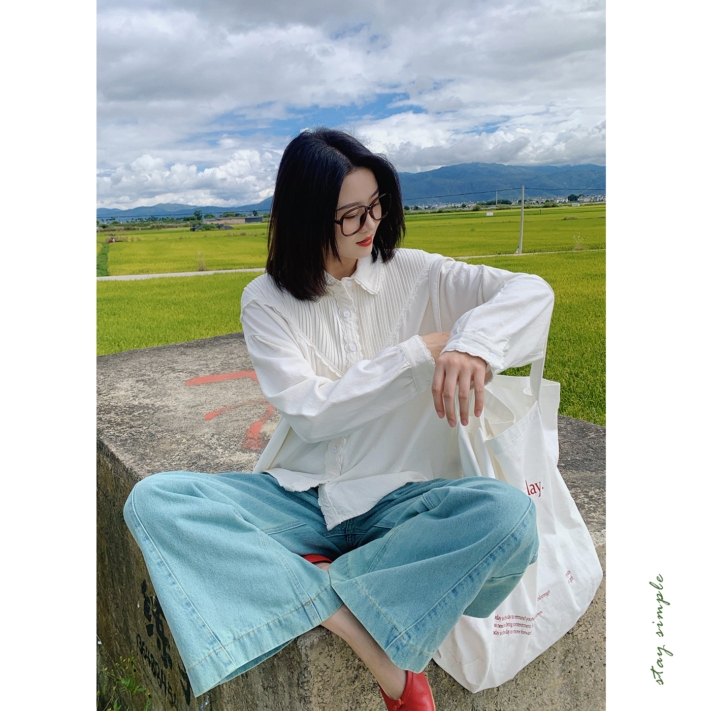 花吉白色棉麻风琴褶长袖衬衫