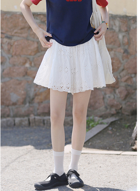 花吉K350白色镂空绣花显腿长百搭短裙裤女2025新款夏松紧腰休闲裤