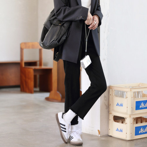 花吉K358黑色高腰直筒修身脚口毛边显瘦弹力牛仔裤女2025新款秋