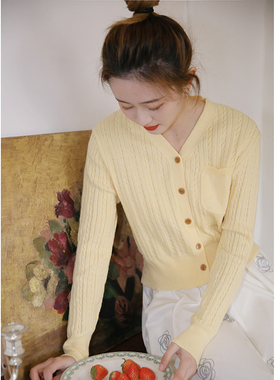 花吉B666芝士黄学院风麻花撞色扣V领针织衫女2026新款春开衫上衣