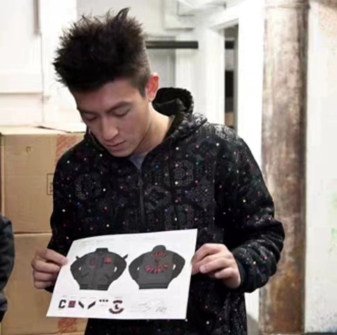 陈冠希同款波点龙纹印花卫衣外套