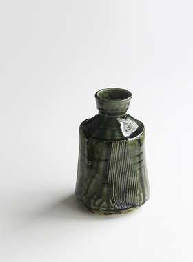 日本美浓烧作家手工绿釉梳篦纹小花瓶日式插花器家居空间装饰摆件