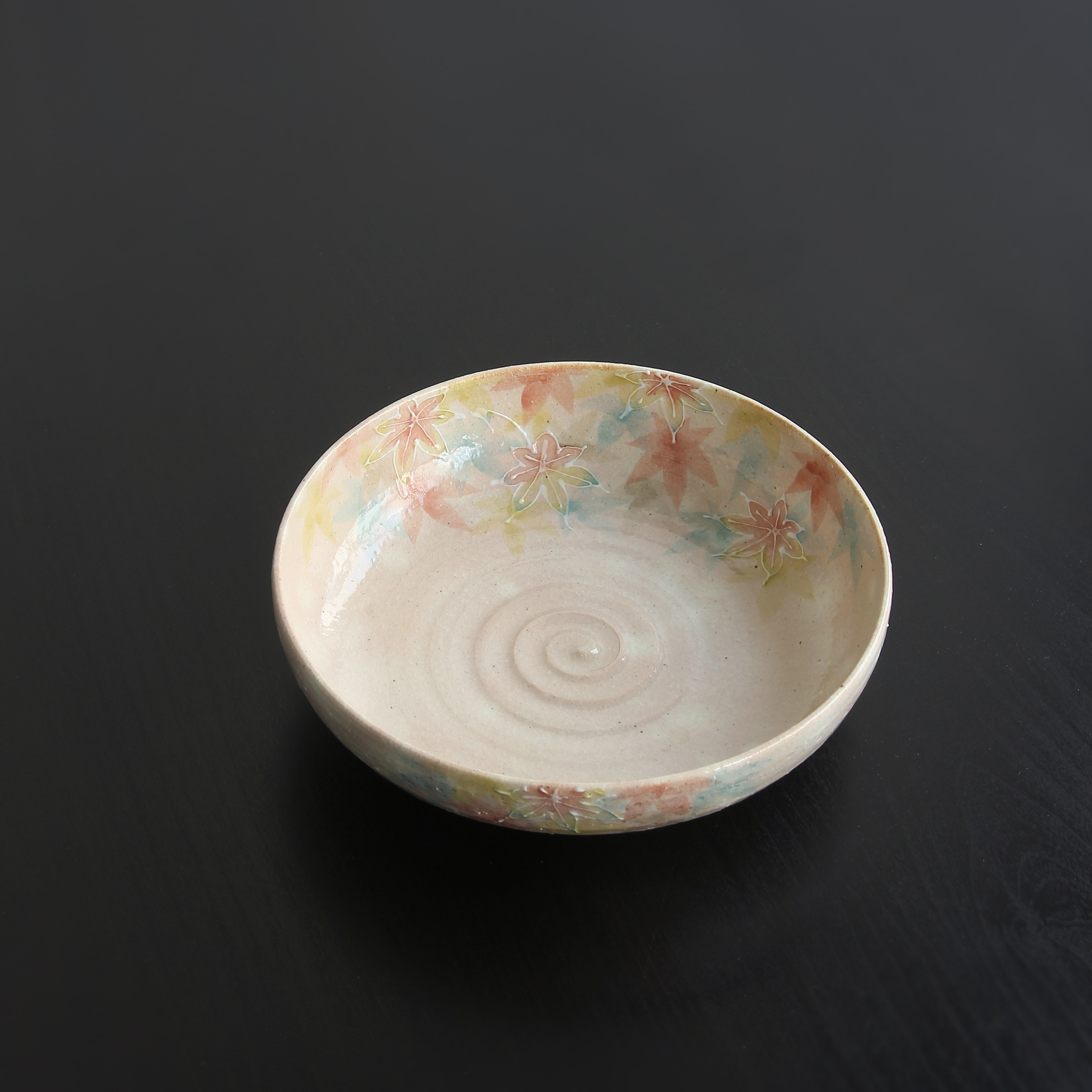 日本进口清水烧作家手工堆白绘红叶纹19厘米大浅碗日式粗陶钵食器