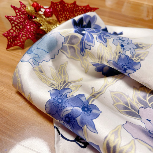 推荐重磅真丝小方巾大气青花配色100%桑蚕丝丝巾四季款缎面XF-63