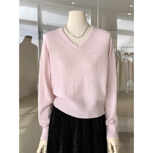 慵懒舒适单穿叠穿上衣女 2026初春新款 简约温柔纯色V领长袖 针织衫