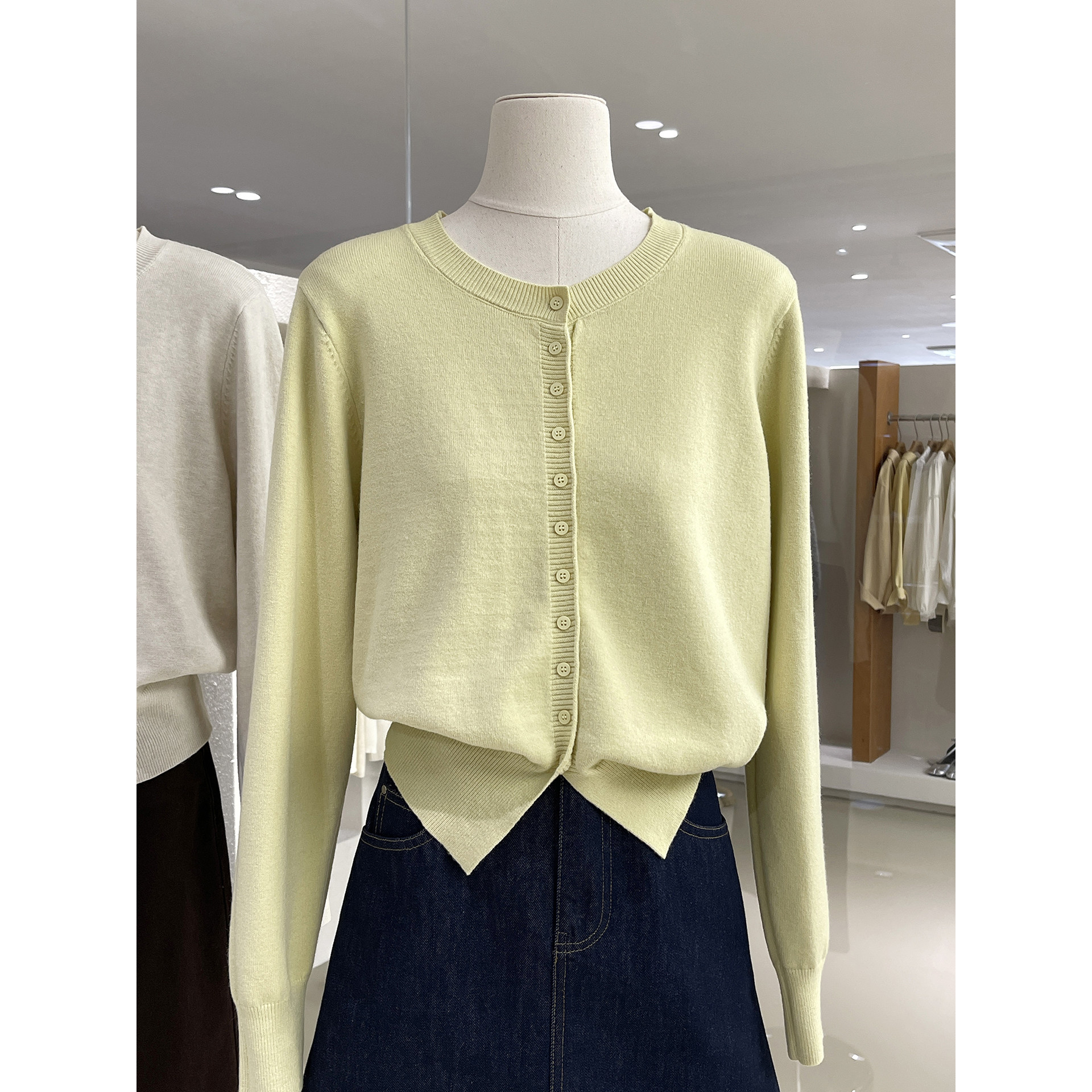 秋冬简约风纯色圆领针织开衫2025新款韩系显白气质百搭软糯毛衣衫,女装/女士精品,毛针织衫,淘宝优惠券,粉丝福利购,淘宝优惠卷