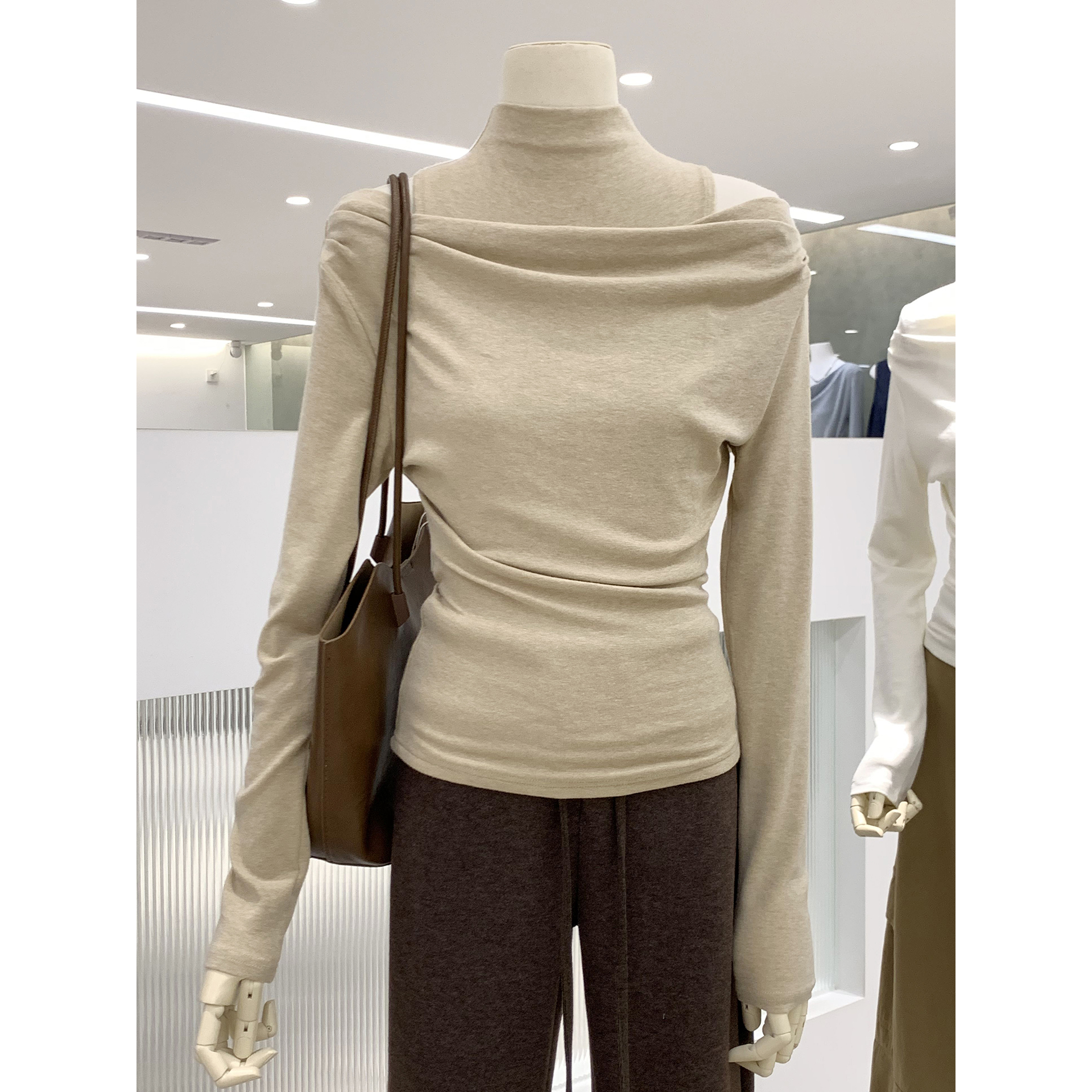 韩女秋日纯欲感假两件半高领小衫