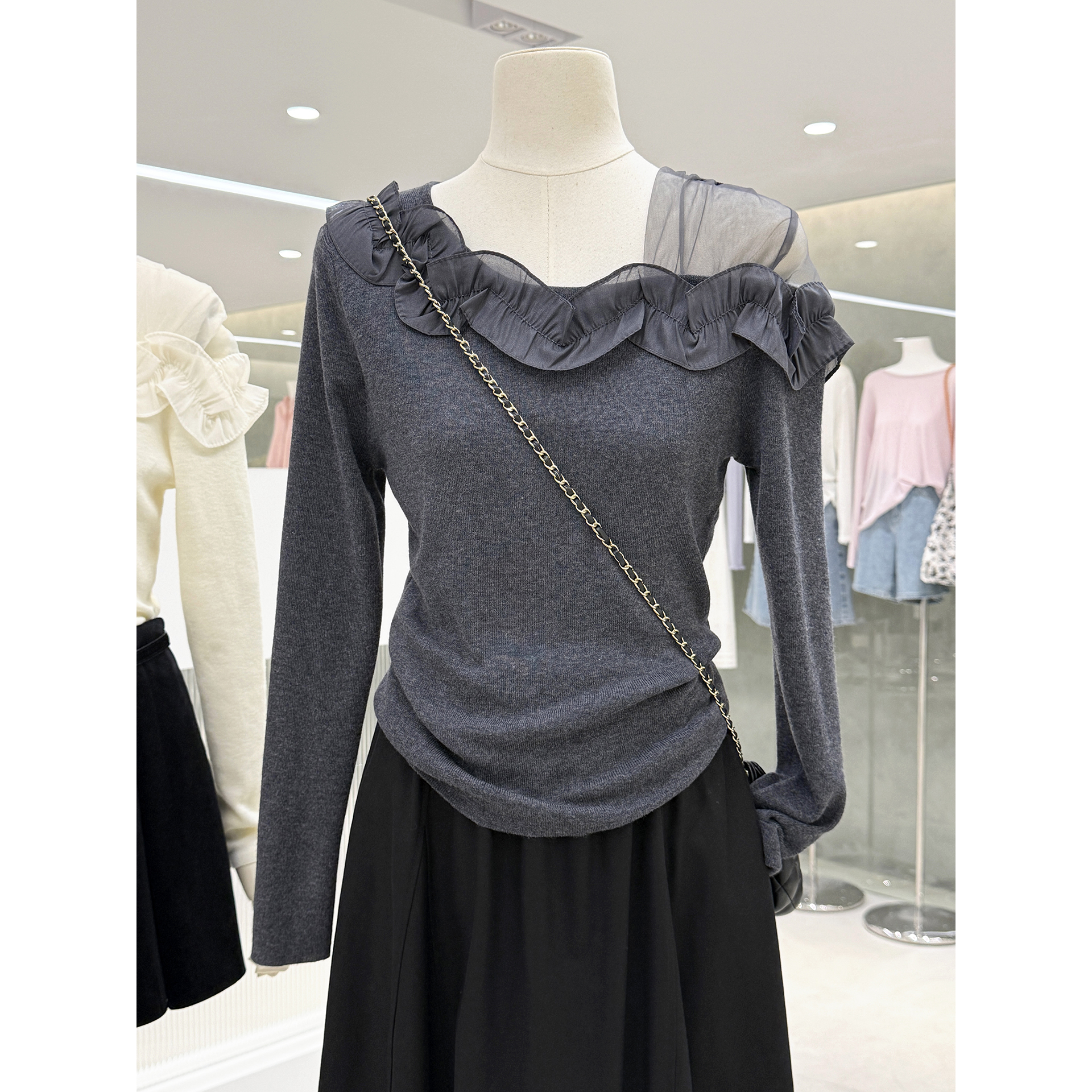 温柔气质网纱拼接斜肩长袖针织衫