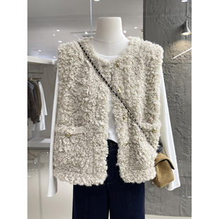 温柔小精致羊羔毛圆领无袖马甲外套2026春季小香气质保暖开衫上衣