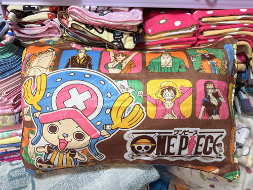 日单尾货 海贼王黄色全家福Q版 双面超柔绒枕套63*43