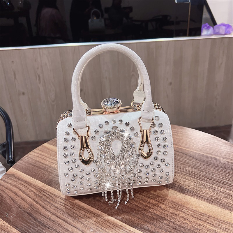 轻奢大气女士手提斜挎包2025新款镶钻大容量单肩斜挎上班通勤方包