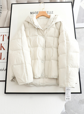 麦系の2025冬季新款时尚百搭宽松显瘦浅米色连帽鹅绒羽绒服外套女