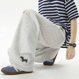 现货2025秋季高品质趣味腊肠狗刺绣弯刀阔腿休闲裤K2507-P55，女装休闲裤，星座418-2