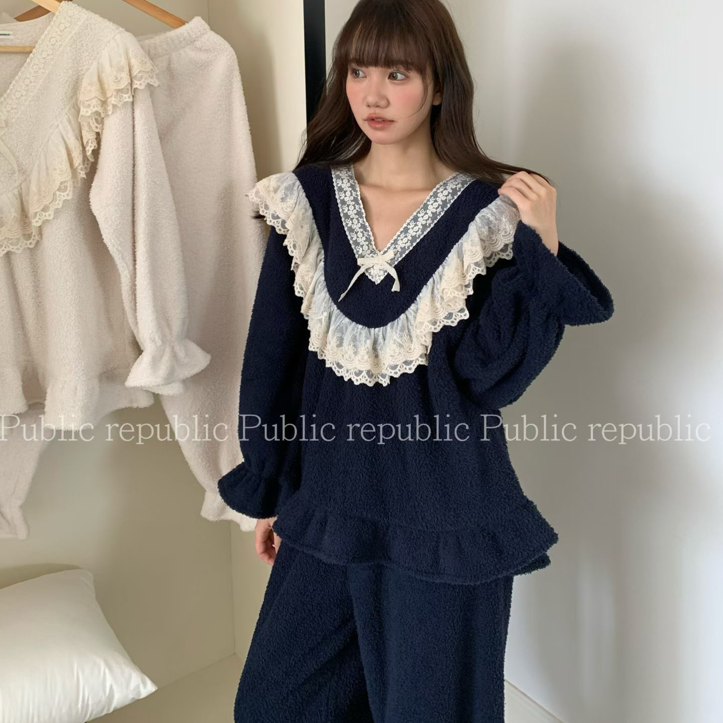 Public republic韩国加绒荔枝绒甜美法式公主风蕾丝花边V领家居服