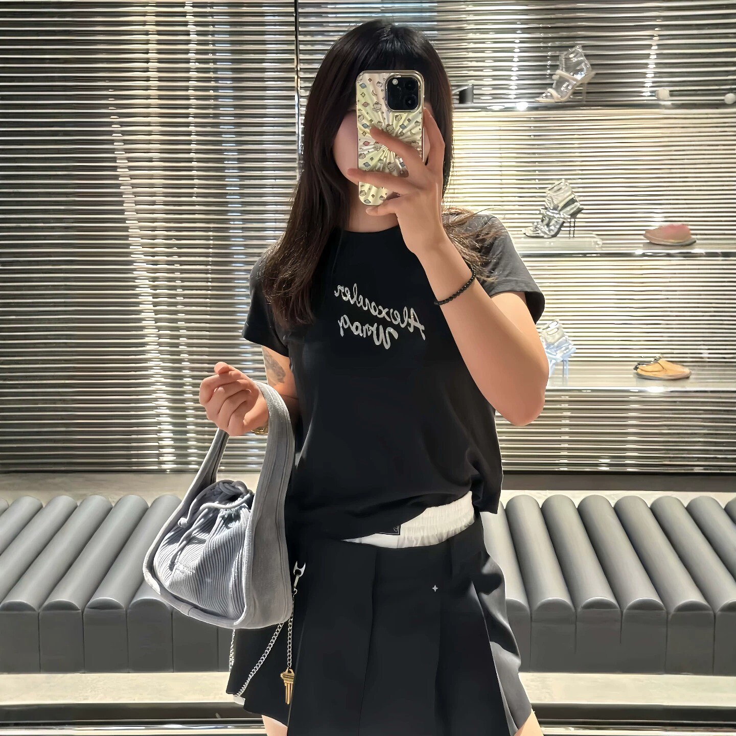 大王字母印花烫钻短款休闲t恤女