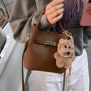 MK DA女包2025新款复古真皮质感手提水桶包百搭高级感单肩斜挎包