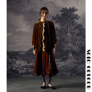 Solo Coucou索乐 法式东方鎏金丝绒灯笼袖上衣花苞半裙套装