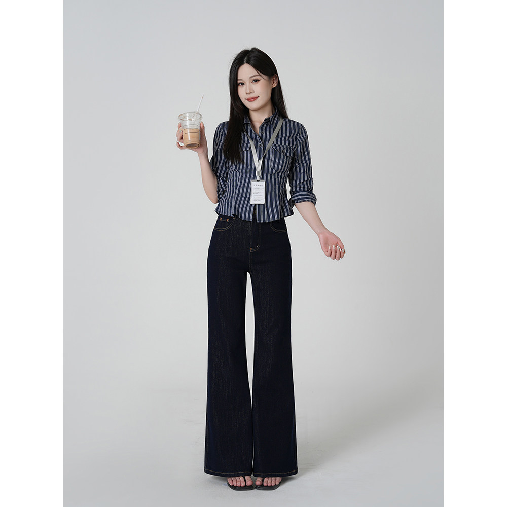 2025秋季新款四面弹中高腰微喇妹牛仔裤女
