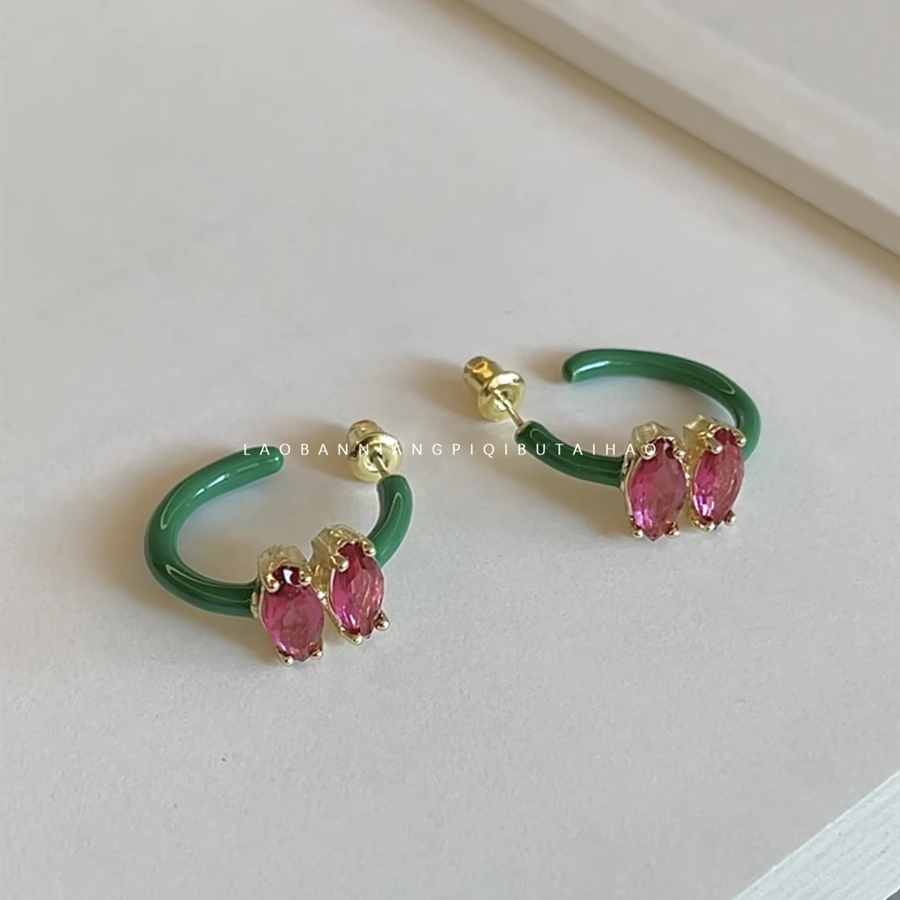 经典撞色！红绿锆石甜酷时髦耳圈