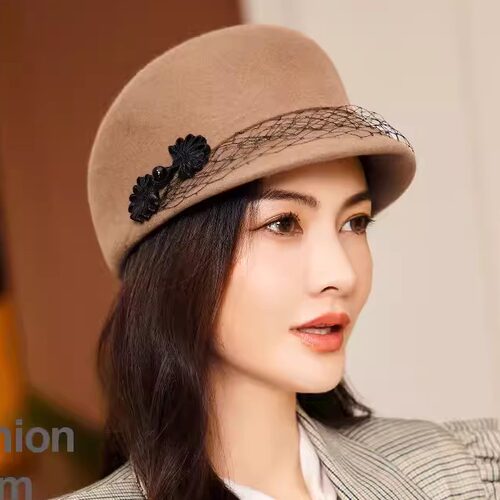 布塔出游韩女秋冬短檐毛呢鸭舌帽