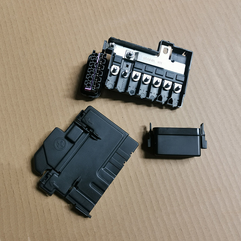 新桑塔纳新捷达朗逸波罗昕锐新宝来保险丝盒保险丝片盖板护板小盖,汽车零部件/养护/美容/维保,汽车保险丝盒盖,淘宝优惠券,粉丝福利购,淘宝优惠卷