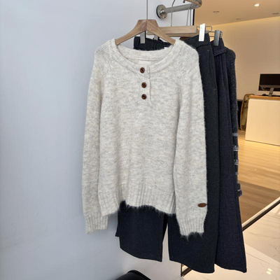 韩系慵懒风穿搭！2025秋冬新款圆领软糯宽松休闲套头针织毛衣女