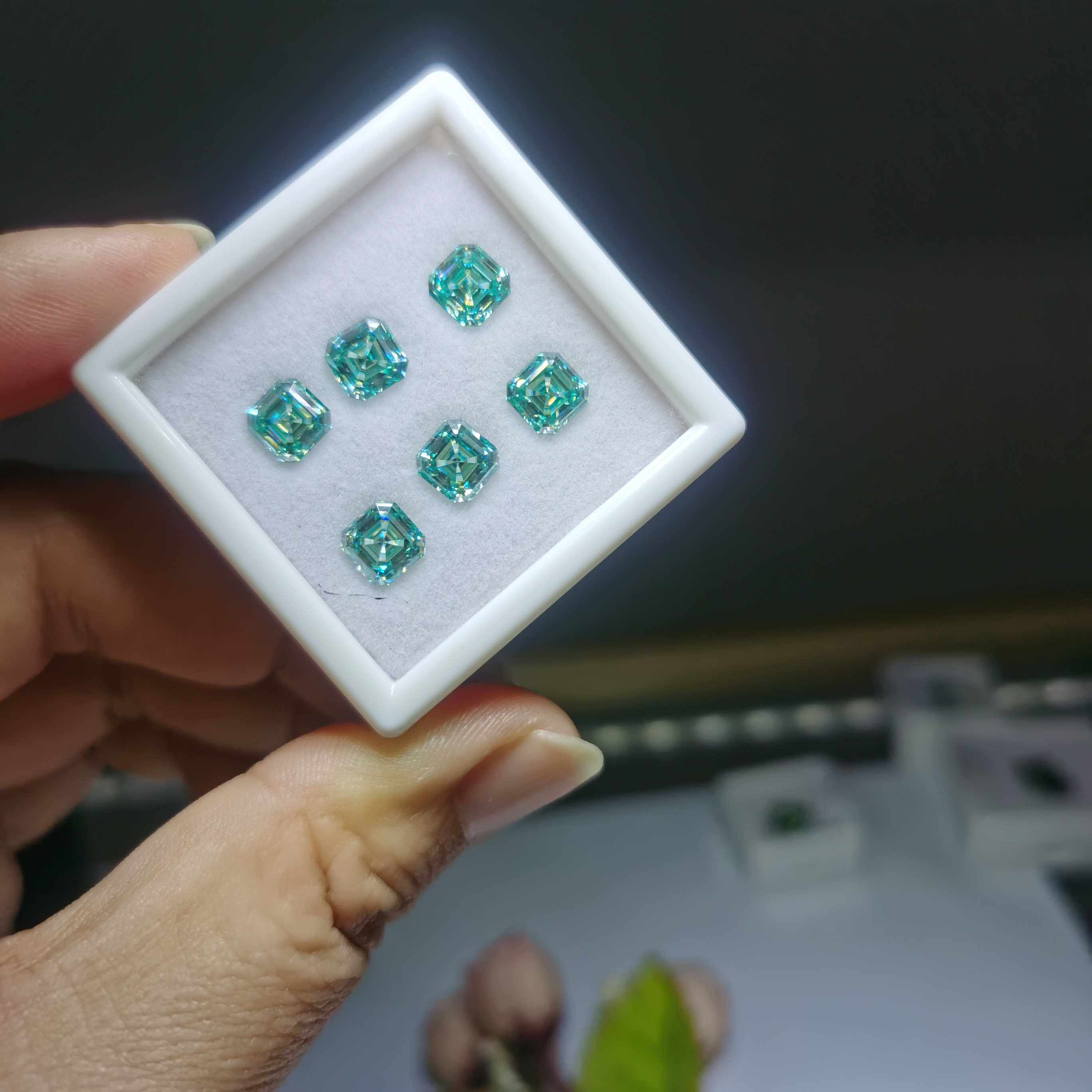 彩色莫桑石 孔雀蓝阿斯切形状裸超值2克拉 非电镀 不褪色证书腰码