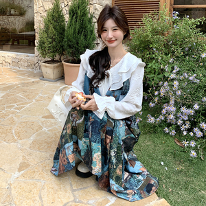 油画印花法式连衣裙女2025新款春日少女穿搭复古娃娃领假两件裙子图片