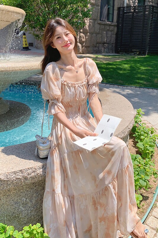 法式温柔风方领碎花连衣裙女2025夏季新款韩版收腰显瘦桔梗长裙子,女装连衣裙,芭图娜