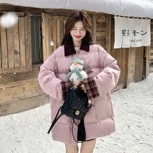 现货主推款！90白鸭绒 粉撞色中长款羽绒服 B260-5366-P365K498，女装羽绒服，芭图娜