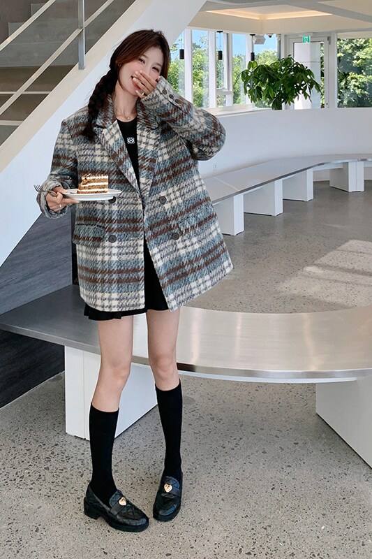 现货！24冬新款灰蓝色毛呢格纹西装260-3582-P155K228,女装毛呢外套,芭图娜