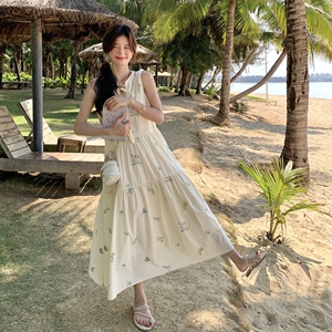 度假风绣花无袖背心连衣裙女夏2025新款绝美独特超好看温柔风长裙图片