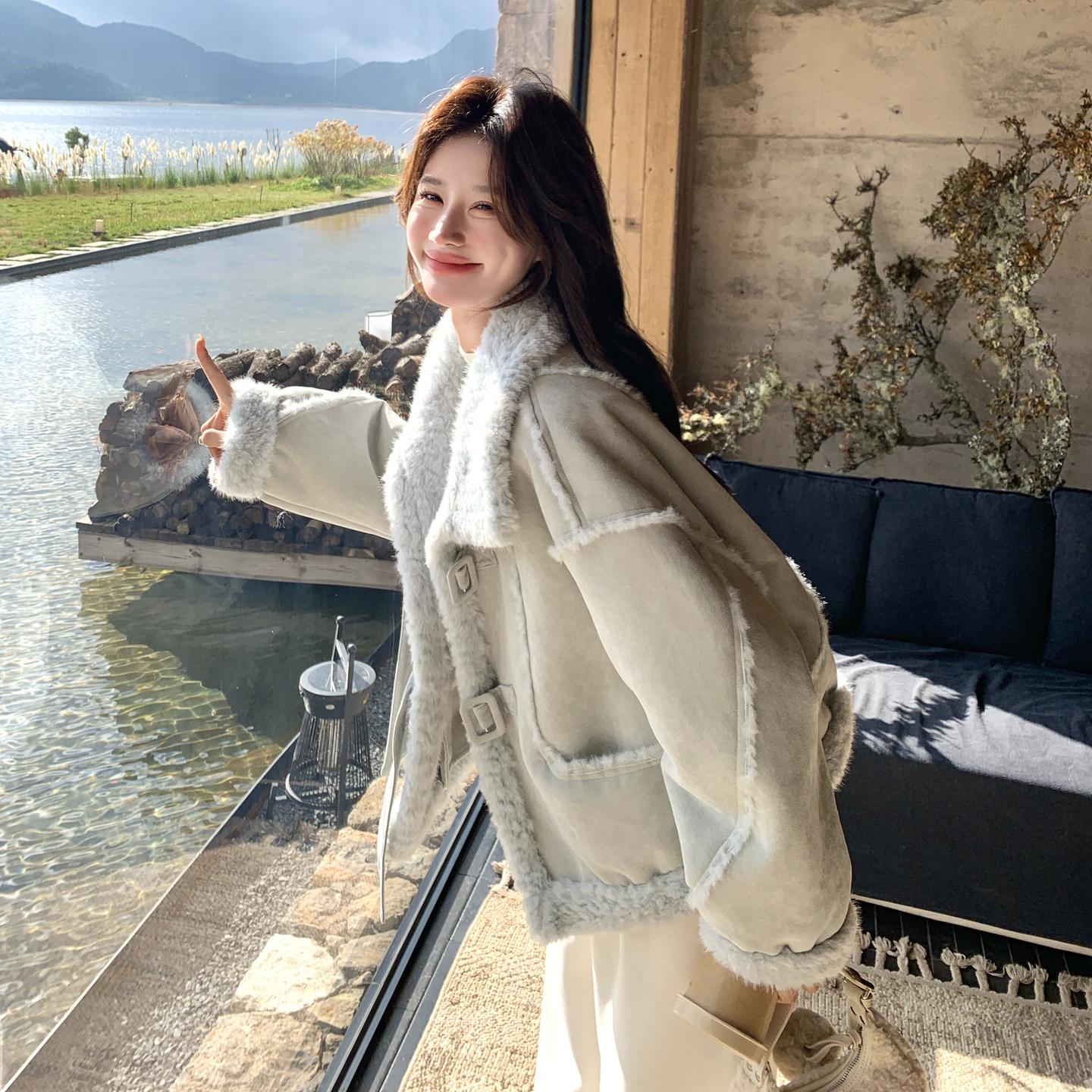 现货！浅蓝色皮毛一体复合短外套B260-5355-P215K298，女装短外套，芭图娜