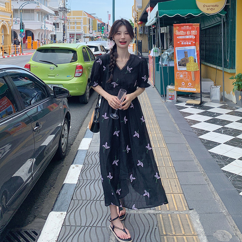 茶歇法式v领碎花连衣裙女夏2025新款气质绝美高级感收腰雪纺长裙,女装连衣裙,芭图娜
