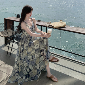 法式复古波西米亚度假风吊带长裙女夏新款森系别致茶歇显瘦连衣裙图片