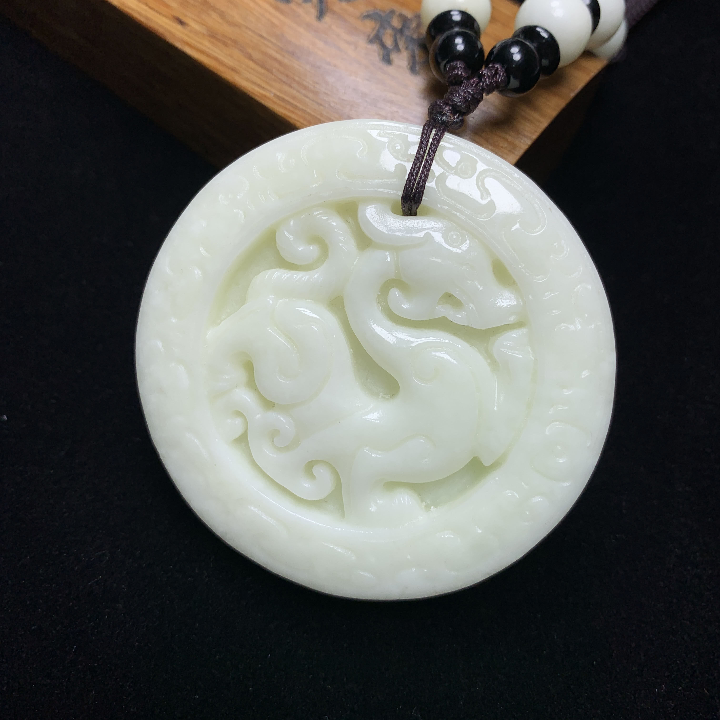 蓝田玉挂件兵马俑同款新品螭龙圆形吊坠陕西特产天然玉石包邮带证