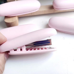 外贸粉色迷你订书机 随身版订书机2个A1-474