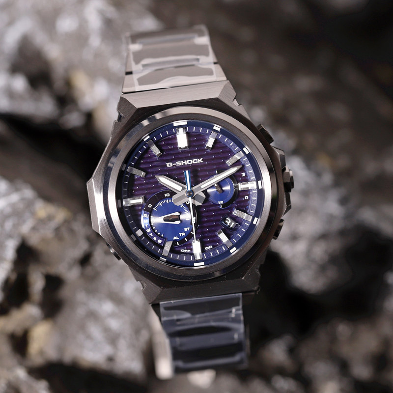卡西欧G-SHOCK太阳能蓝牙手表