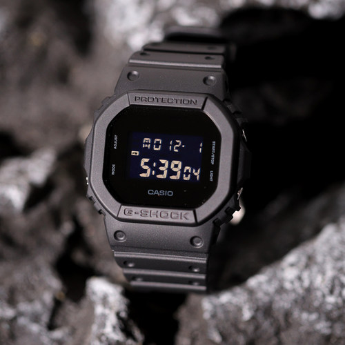 现货卡西欧G-SHOCK经典简约石英男女防水数显酷黑表DW-5600UBB-1