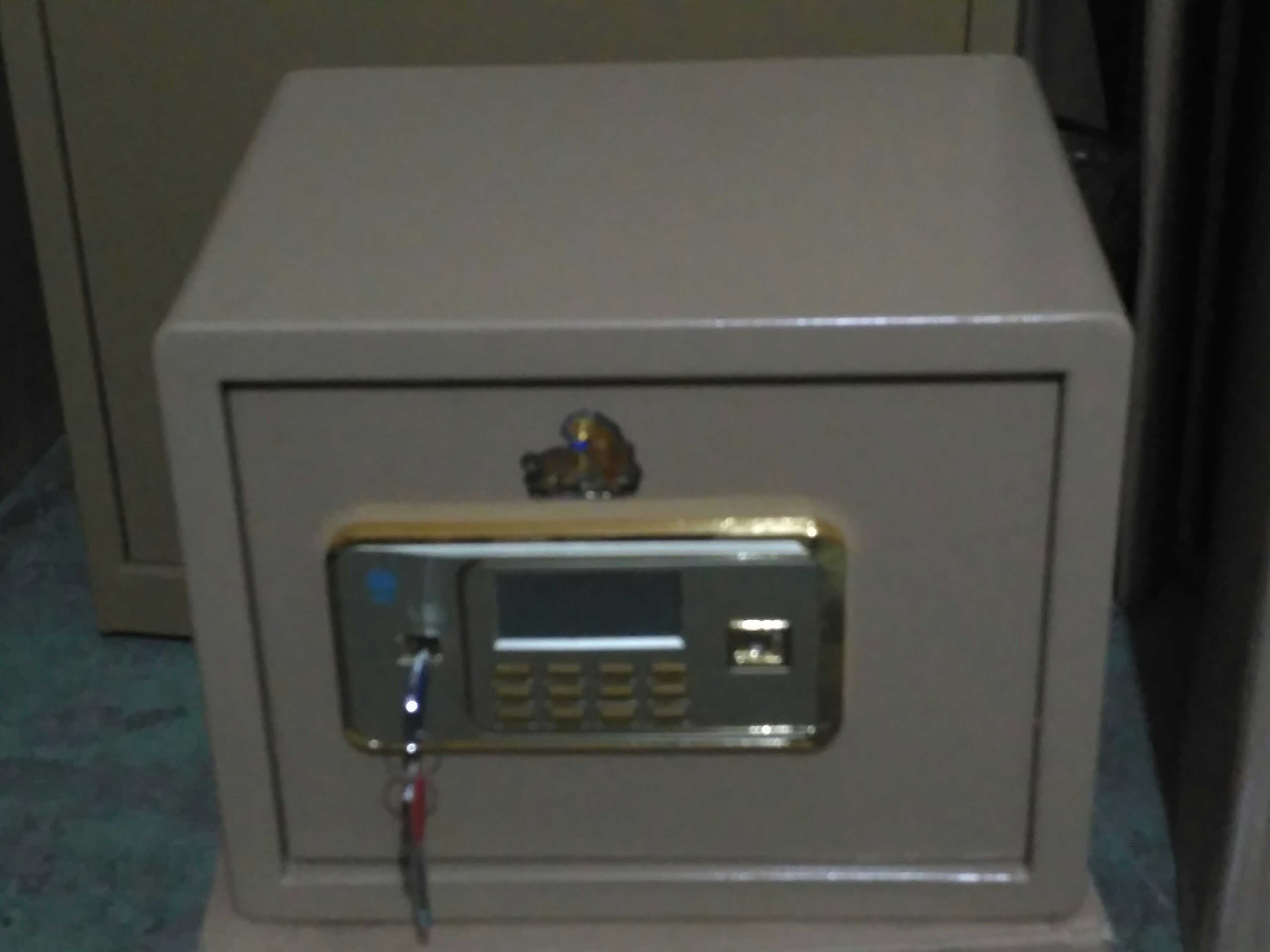 虎牌300型家用入墙式保险箱密码 钥匙双重防盗