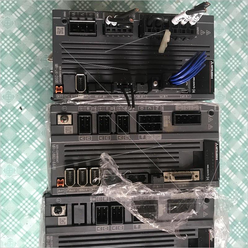 议价三菱驱动器MR-J4W2-77B/22B/44B/机750W.8-