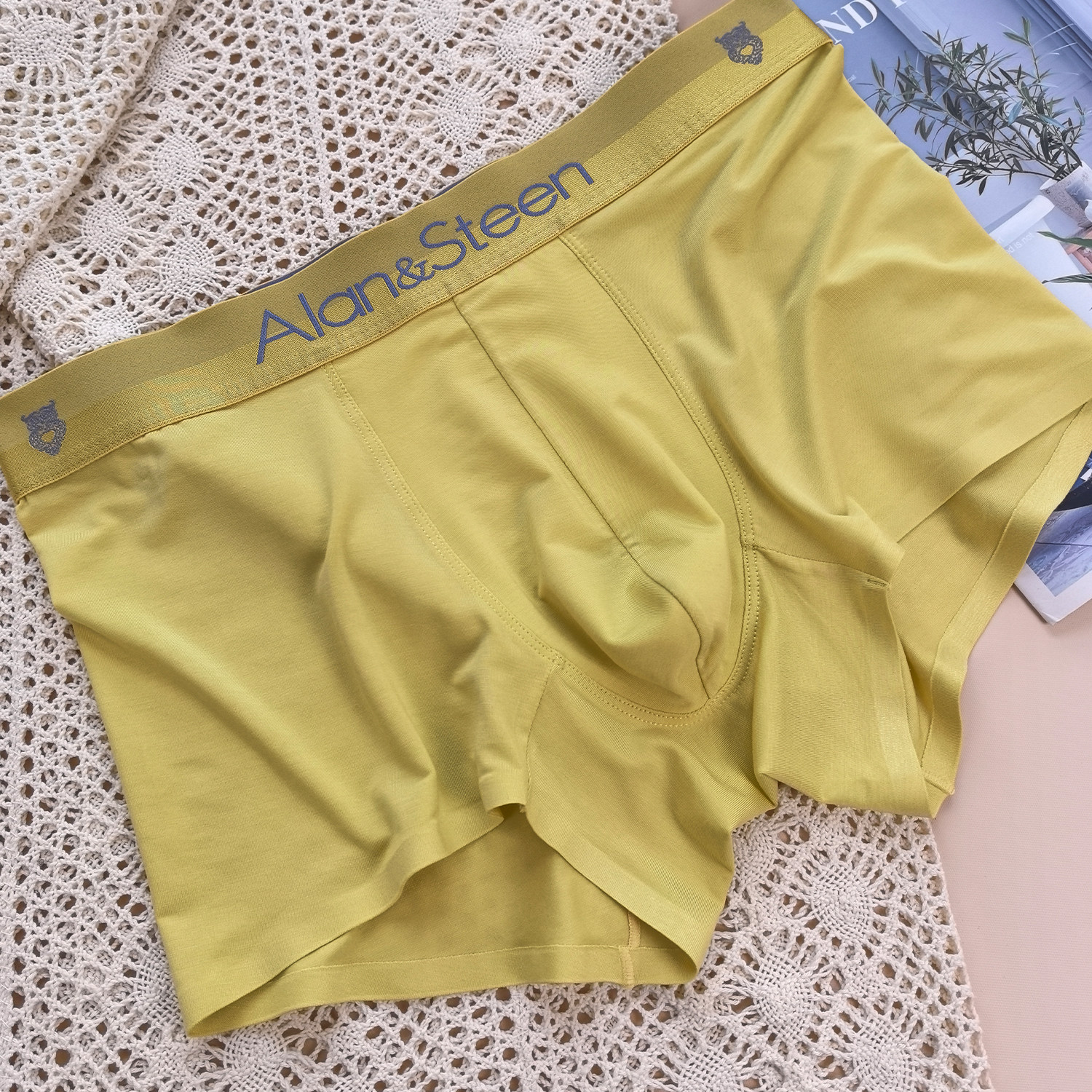 超薄无痕莫代尔纯色内裤