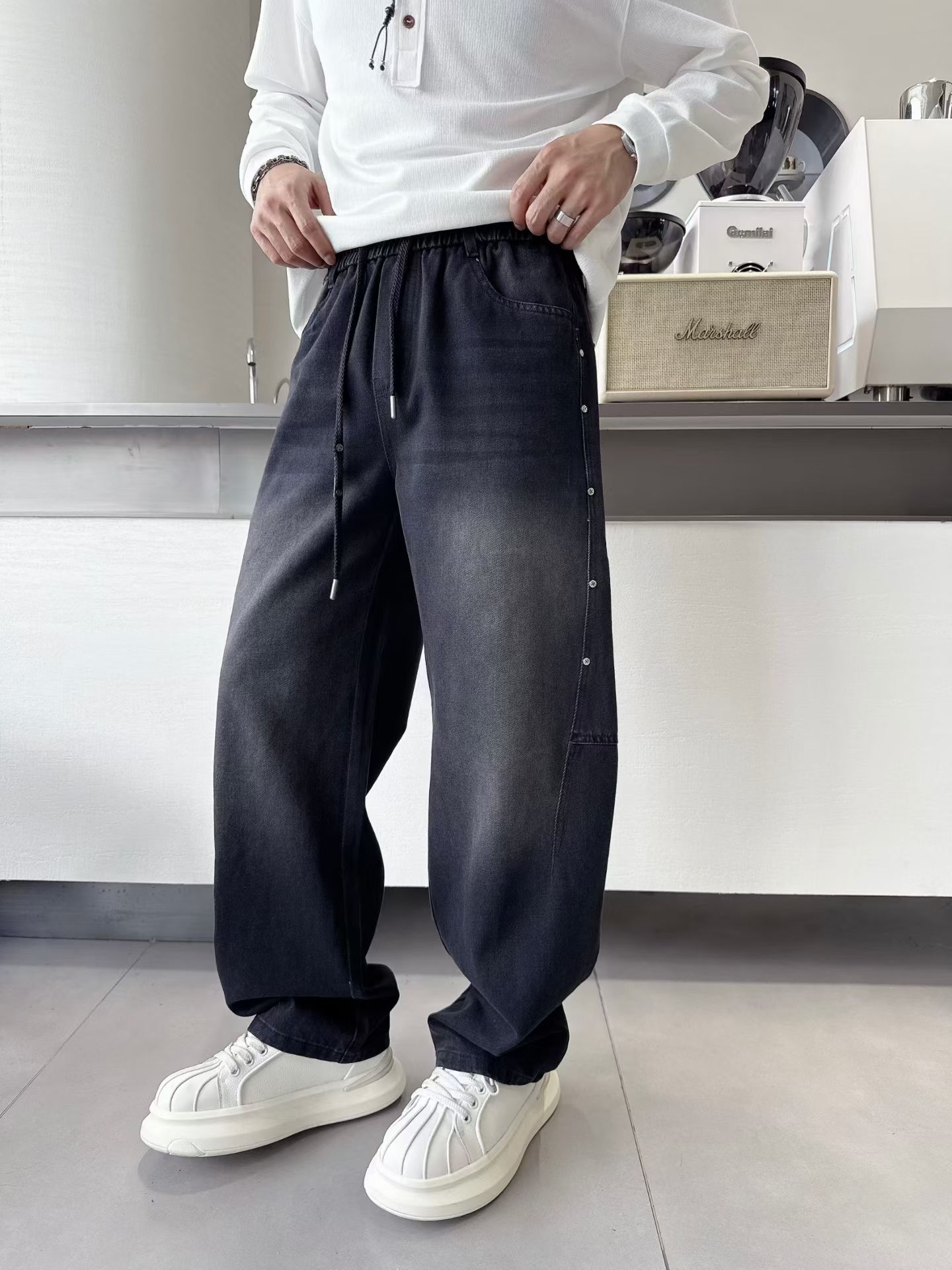 2026秋季潮牌时尚宽松松紧腰铆钉直筒牛仔裤男休闲百搭舒适阔腿裤
