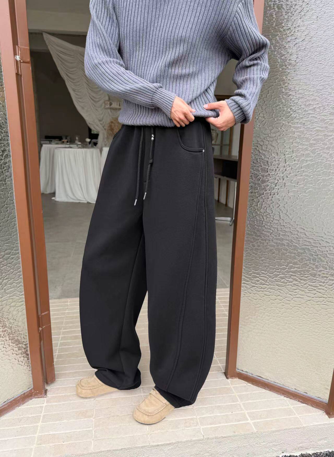 日系秋冬加绒复古极简风松紧腰休闲裤宽松时尚通勤百搭高级直筒裤