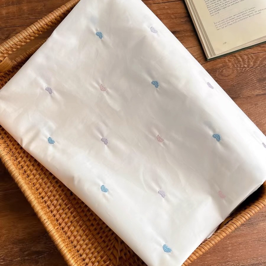 白色纯棉糖果色爱心刺绣全棉布可爱风童装女装衬衫连衣裙服装面料