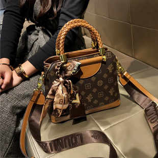 路易品牌贝壳包女2025新款巨好看包包高级感大容量手提单肩斜挎包