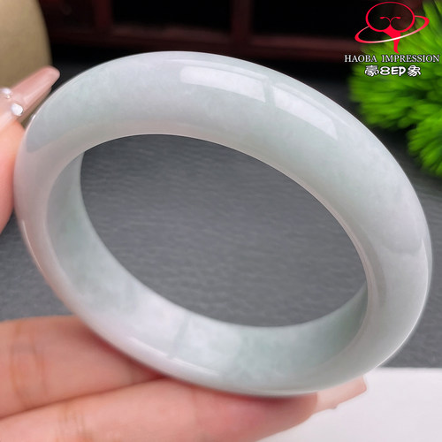 豪8印象S126010Y472翡翠手镯圈口50.5天然缅甸白底淡蓝绿玉镯52g
