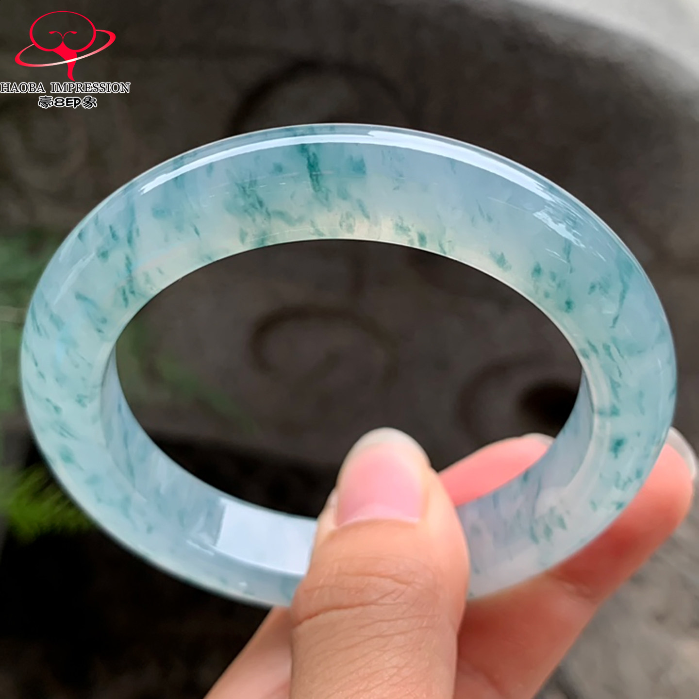 豪8印象V186翡翠手镯圈口55.6天然玻璃种绿飘花缅甸珠宝玉石手镯
