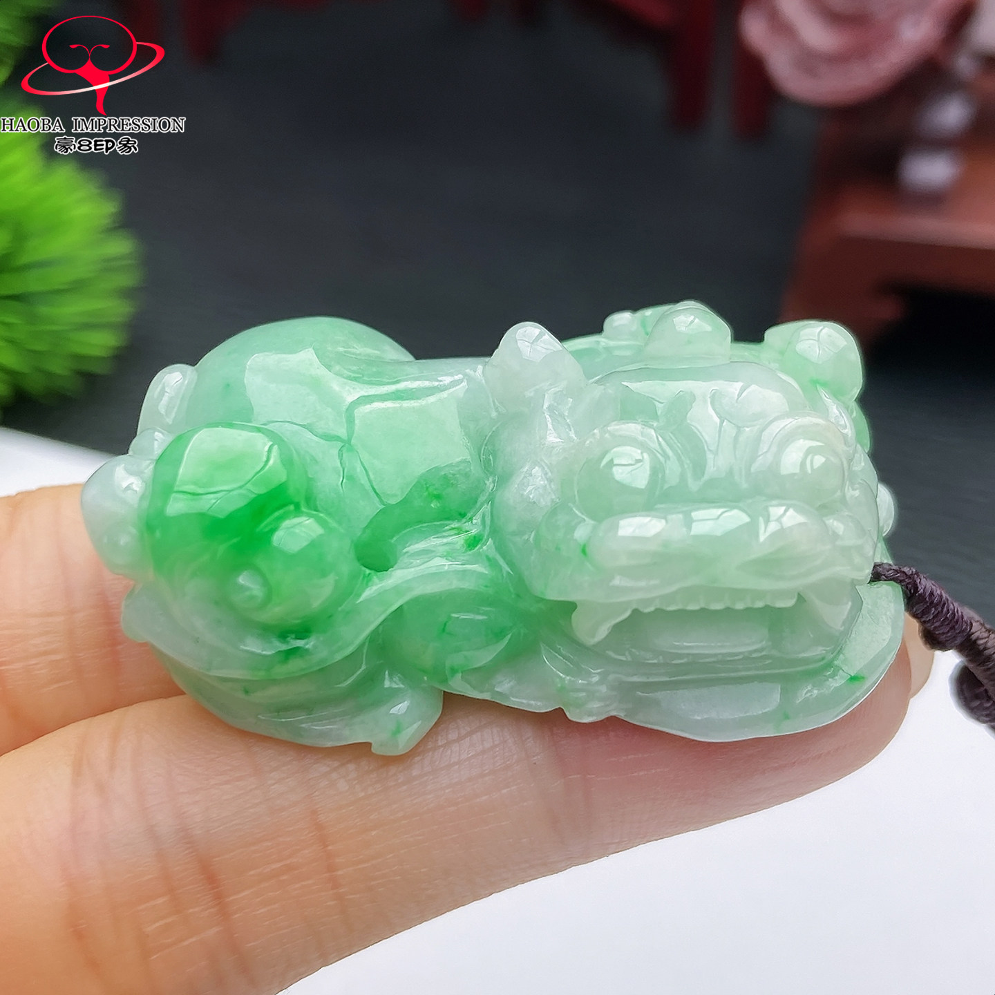 豪8印象X26060X667翡翠貔貅吊坠天然白底青缅甸阳绿玉观音挂件35g