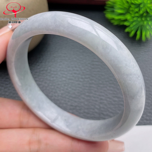 豪8印象X26010X986翡翠手镯圈口62.7天然白底飘花玉镯-少许杂质